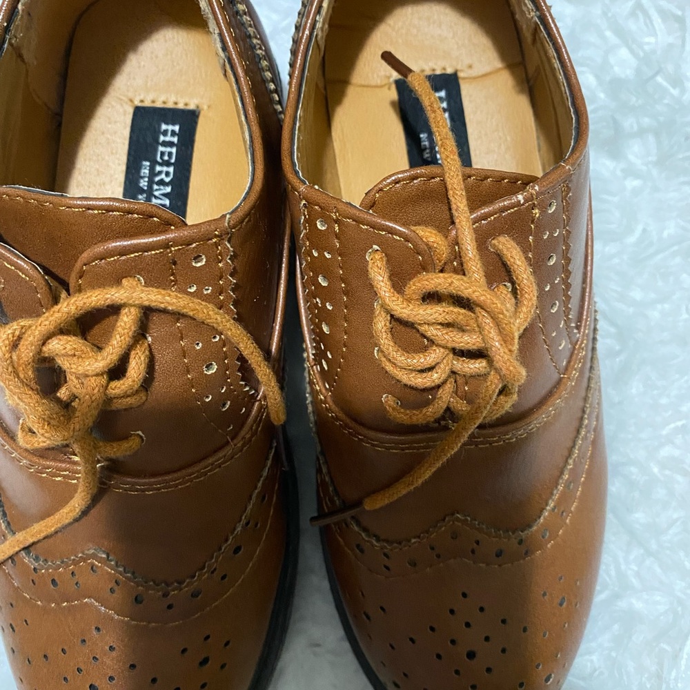 Boys brown oxford shoes